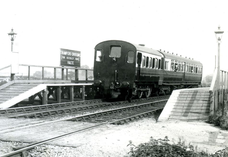 GWR 833 at Trumpers Crossing Halte