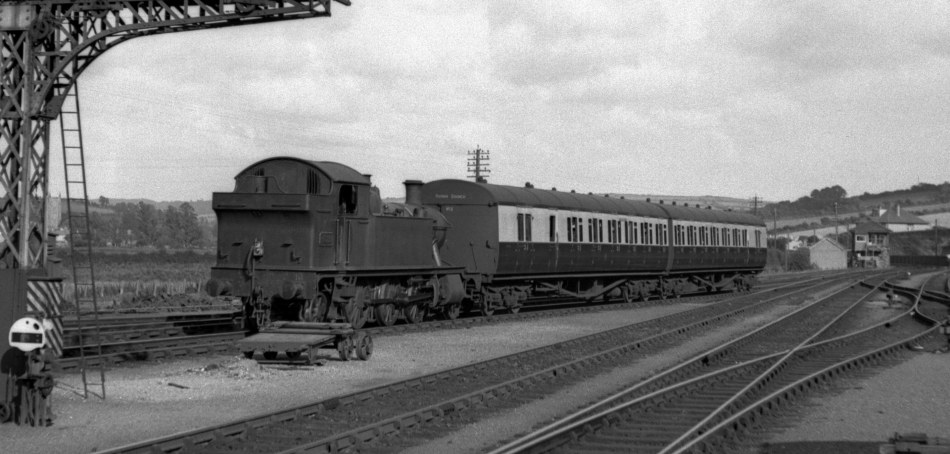 Bodmin Branch No 2 B-set diagram E140 entering Wadebridge behind a 45xx small prairie