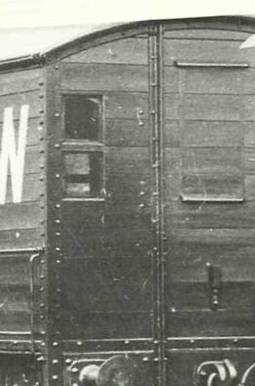 cabin windows and lamp hatch of GWR brake van diagram AA1 in original condition