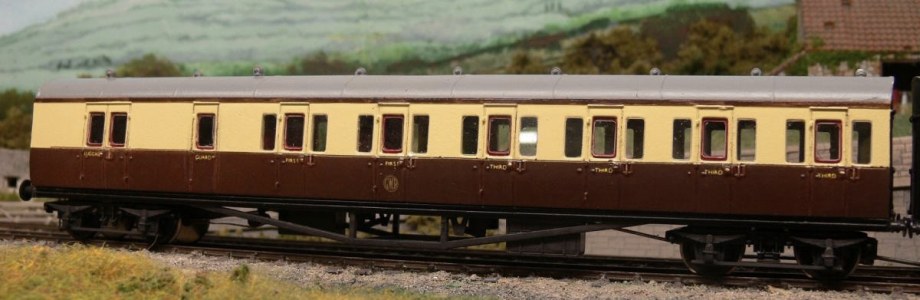 GWR diagram E140 coach refurbished from a Hornby model