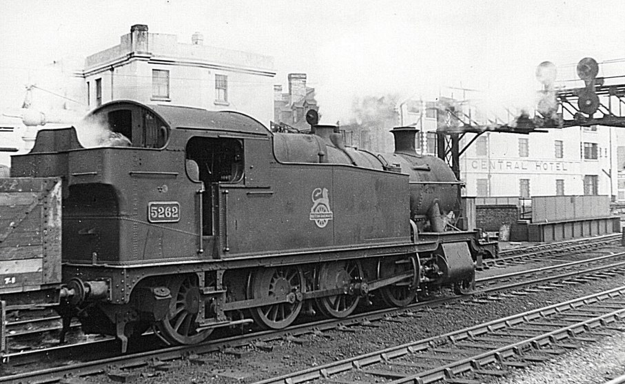 GWR 2-8-0 5262 at Cardiff, 1956