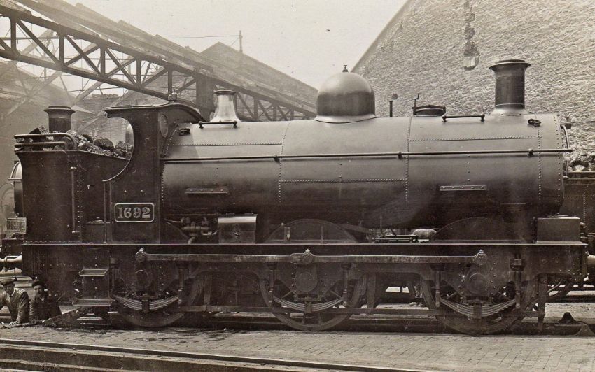 GWR 1661 class 1692, as built with saddle tank