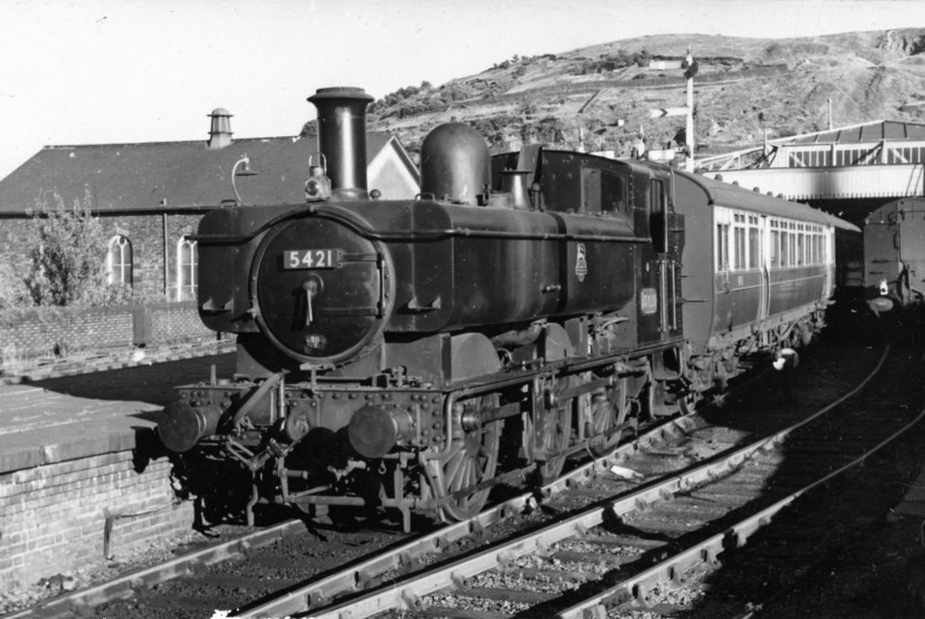 GWR 5421 0-6-0PT at Pontypridd, 26 July 1952