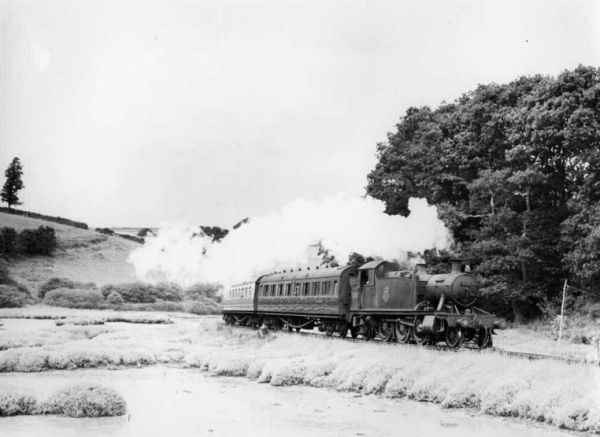 Small prairie 4585 at Terras Bridge, 11 July 1959